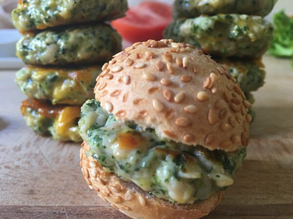 Hamburguesas de pollo, espinacas y queso cheddar Bandejas de 4 unidades